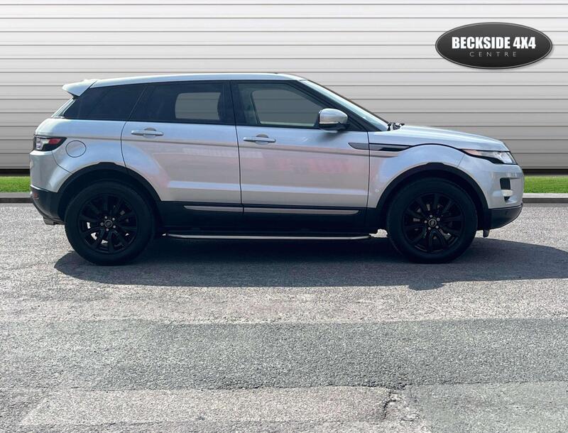 Land Rover Range Rover Evoque view 2