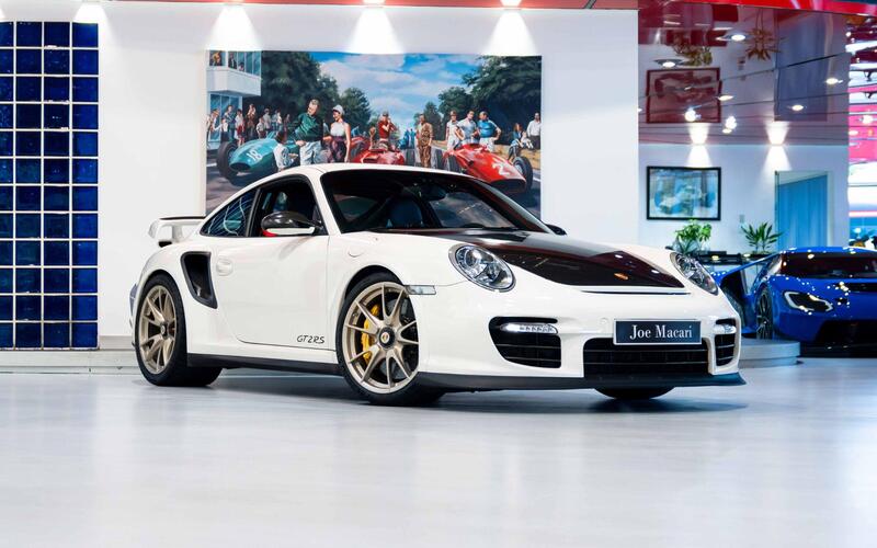 Porsche 911 view 7