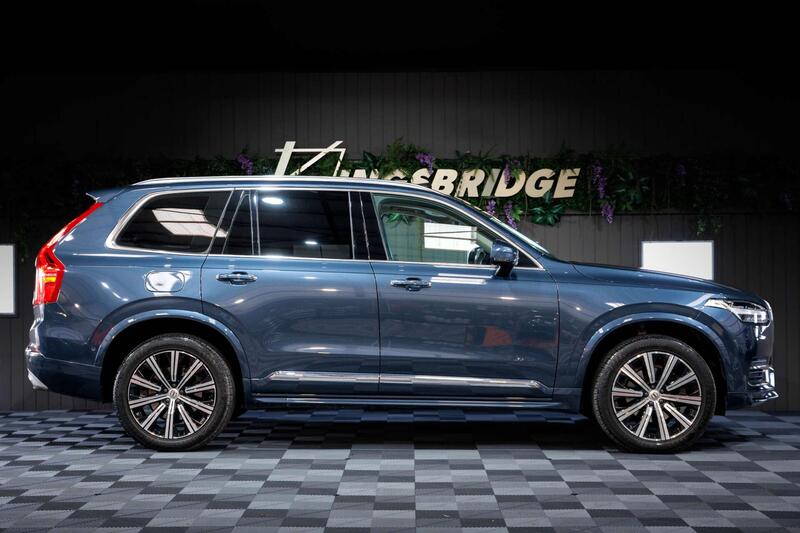 Volvo XC90 view 5