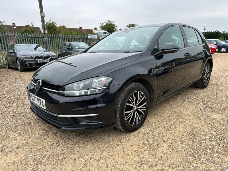 Volkswagen Golf view 3