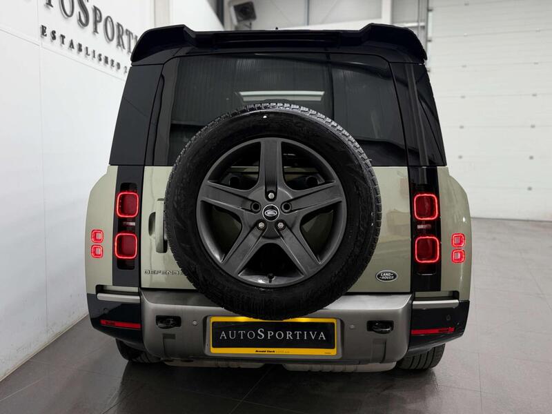 Land Rover Defender 130 view 7