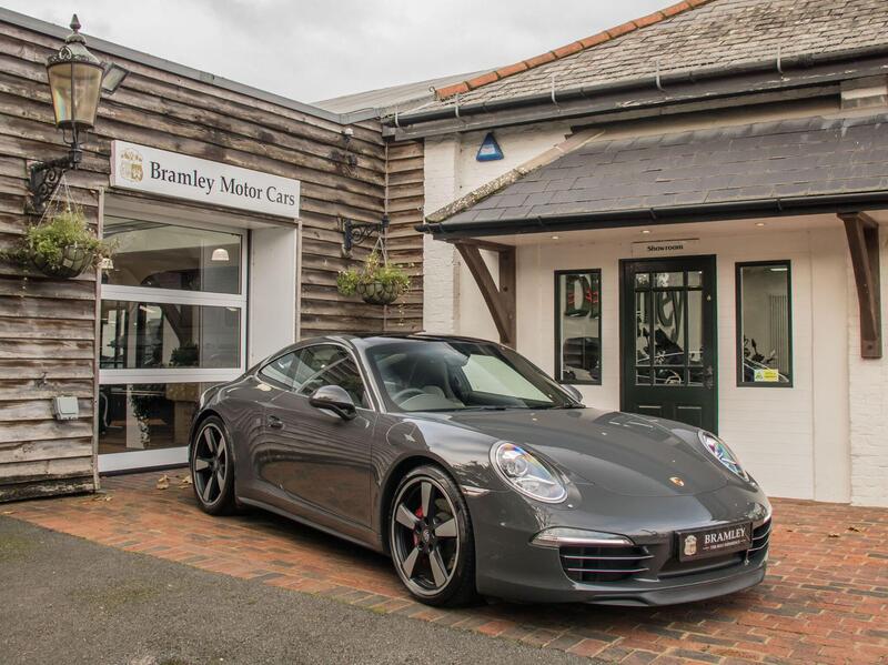 Porsche 911 view 2