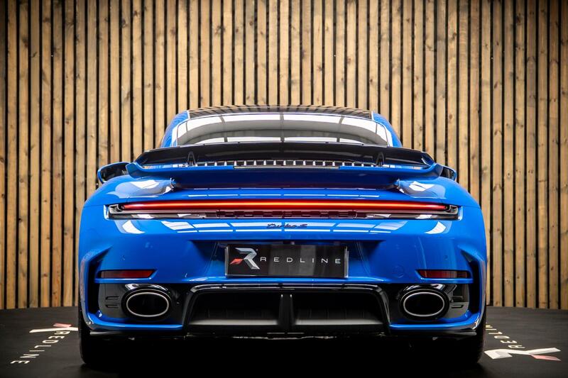 Porsche 911 view 6