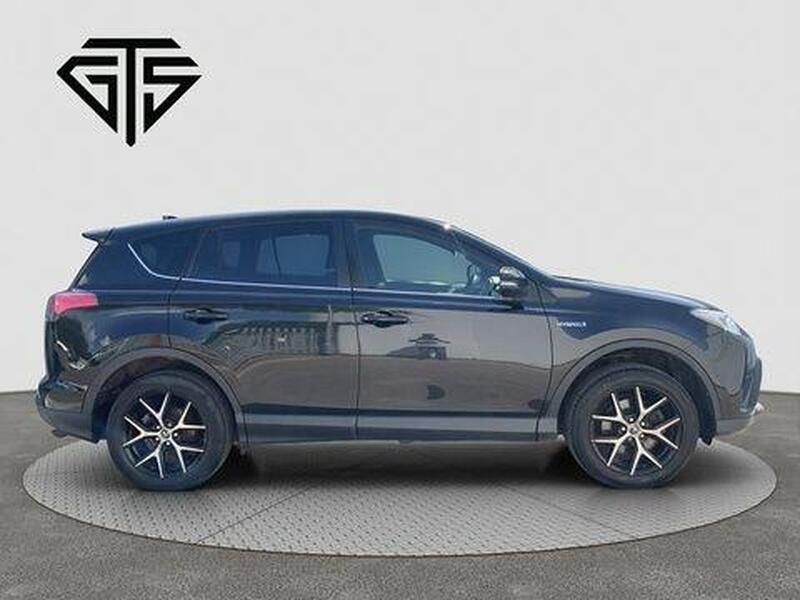 Toyota Rav4 view 2