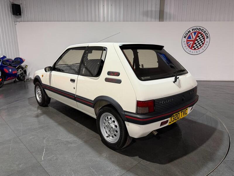 Peugeot 205 view 4