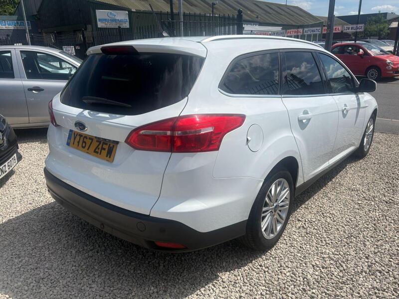 Ford Focus view 5