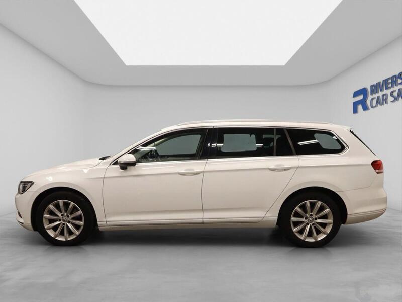 Volkswagen Passat view 6