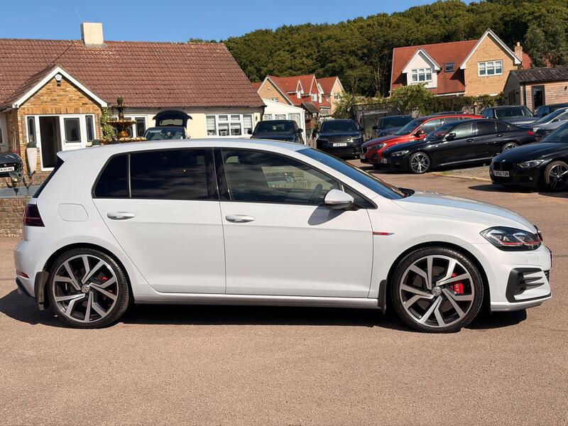 Volkswagen Golf view 5