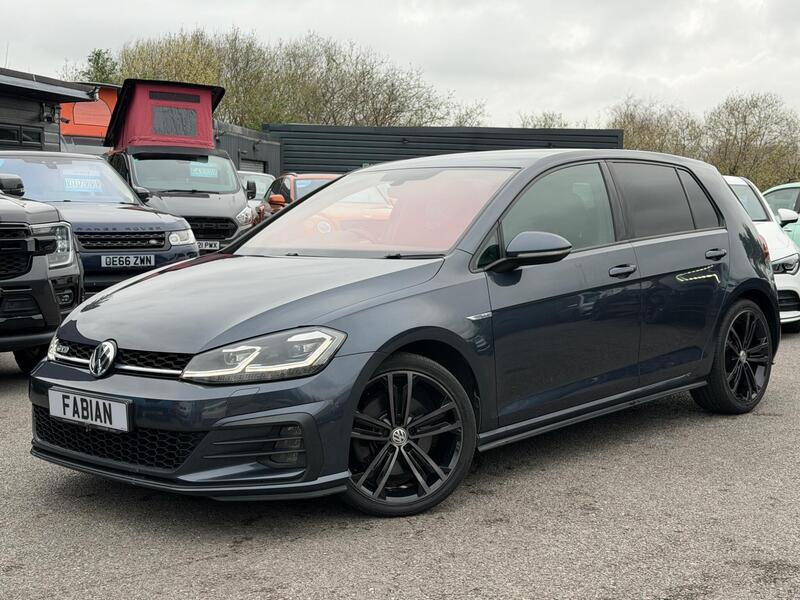 Volkswagen Golf view 3