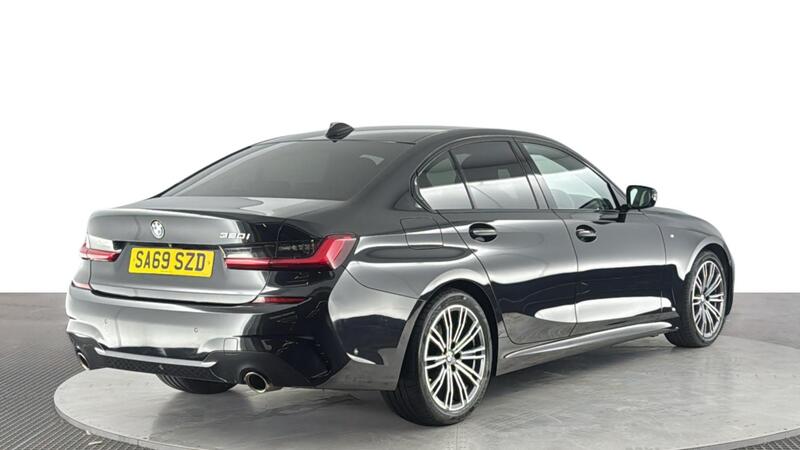 BMW 3 Series view 4