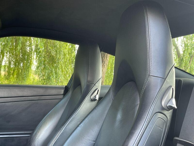 Porsche 911 view 9