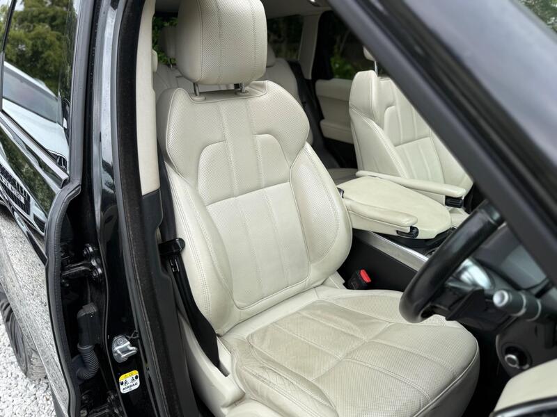Land Rover Range Rover Sport view 2