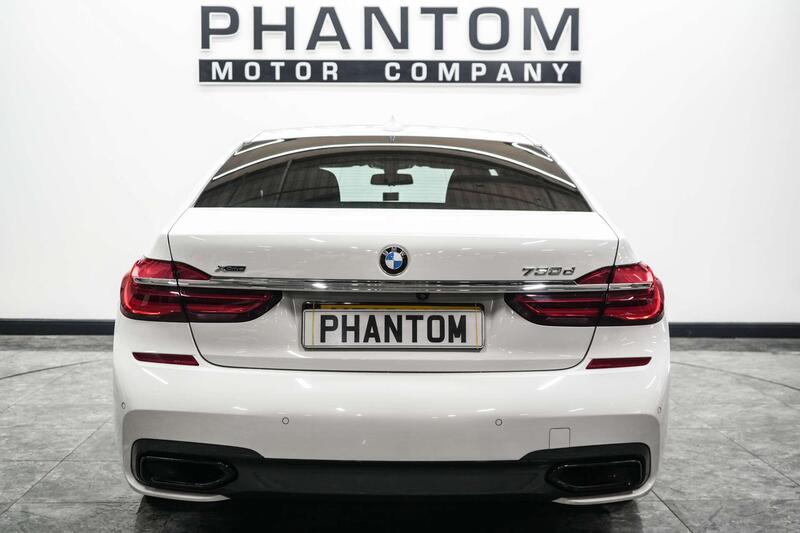 BMW 7 Series view 4