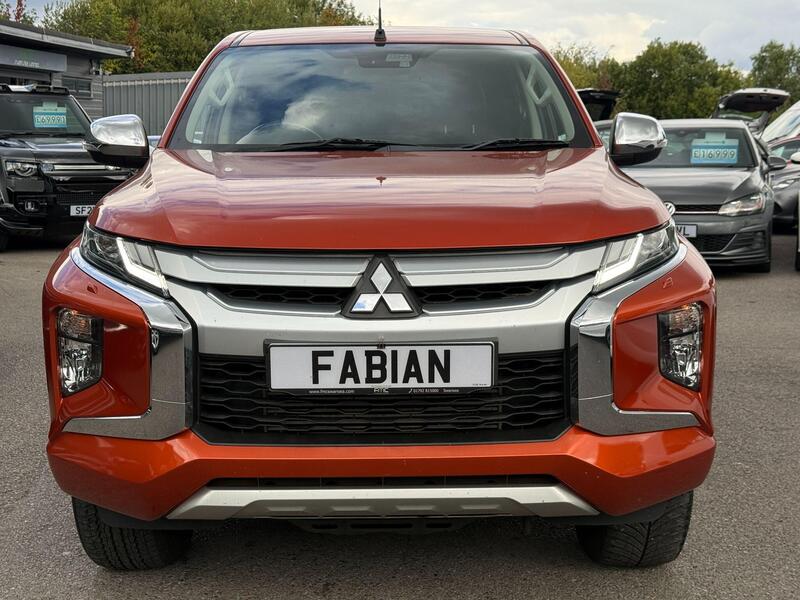 Mitsubishi L200 view 4