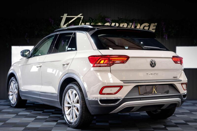 Volkswagen T-Roc view 6