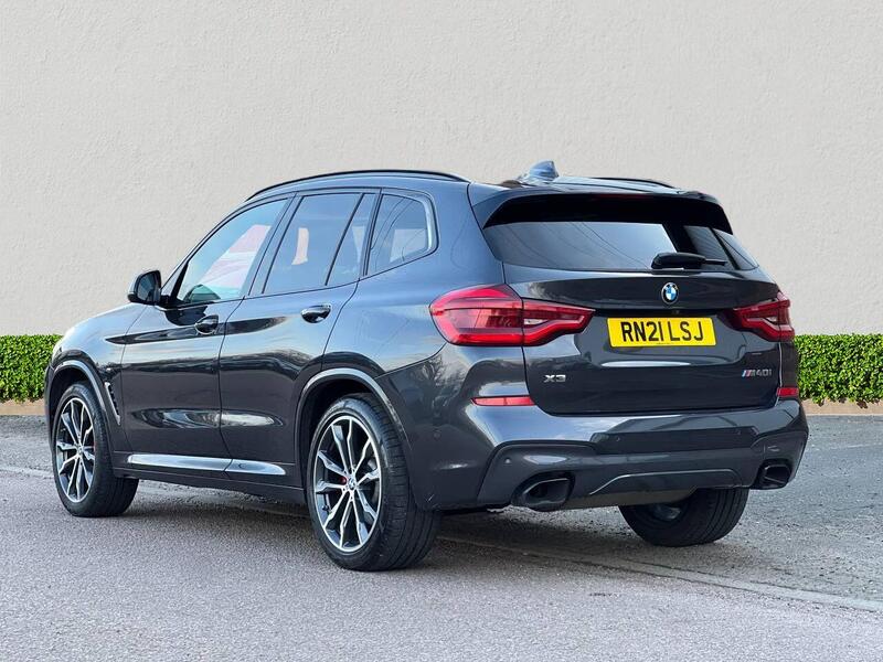 BMW X3 view 5