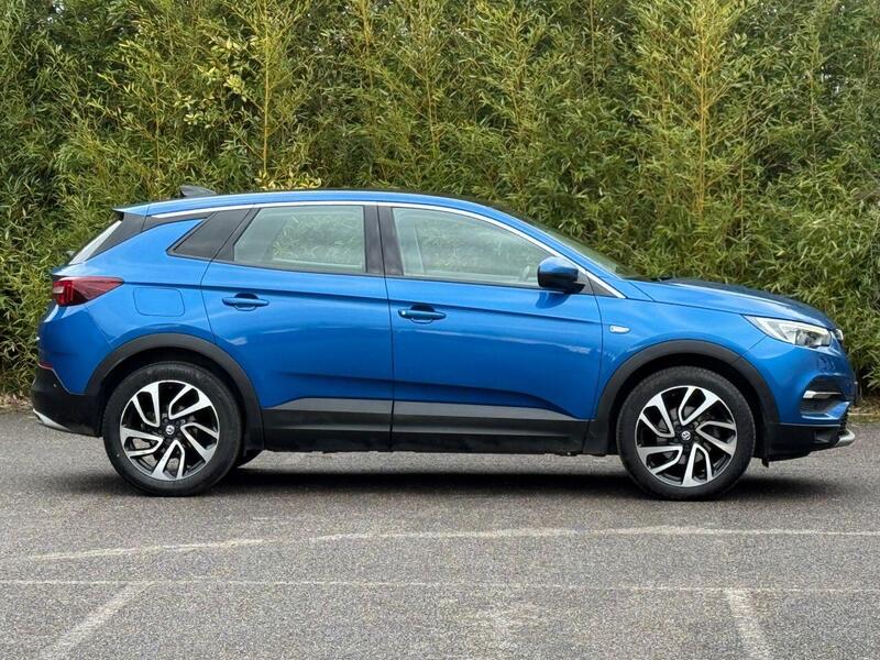 Vauxhall Grandland X view 3