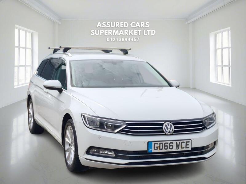 Volkswagen Passat view 4