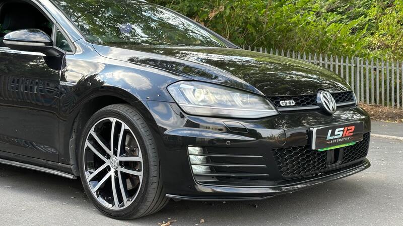 Volkswagen Golf view 5