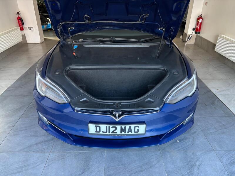 Tesla Model S view 6