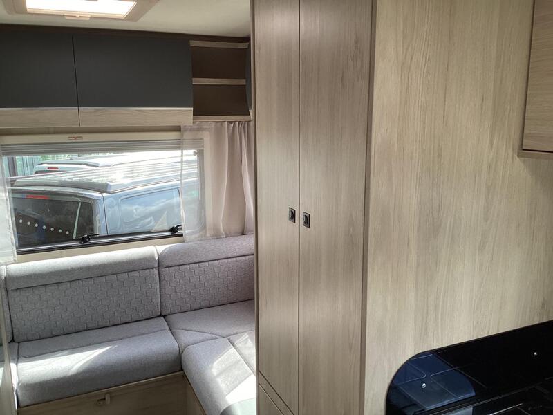 Auto-Trail Expedition C72 — image 17