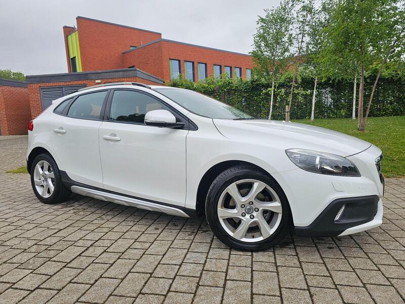 Volvo V40 Cross Country main image