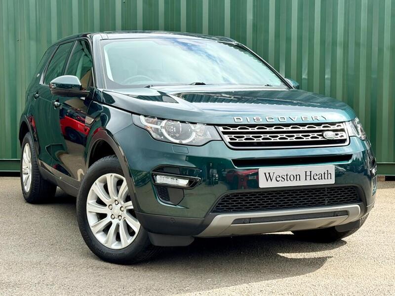 Land Rover Discovery Sport view 5