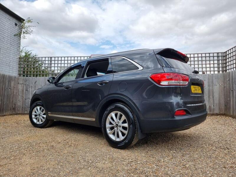 Kia Sorento view 4