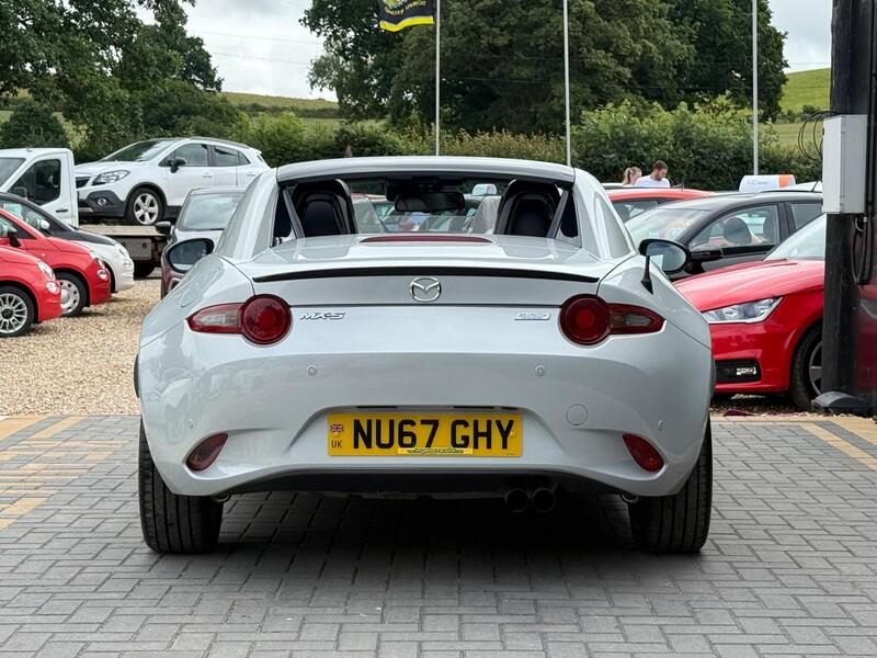 Mazda MX-5 view 4