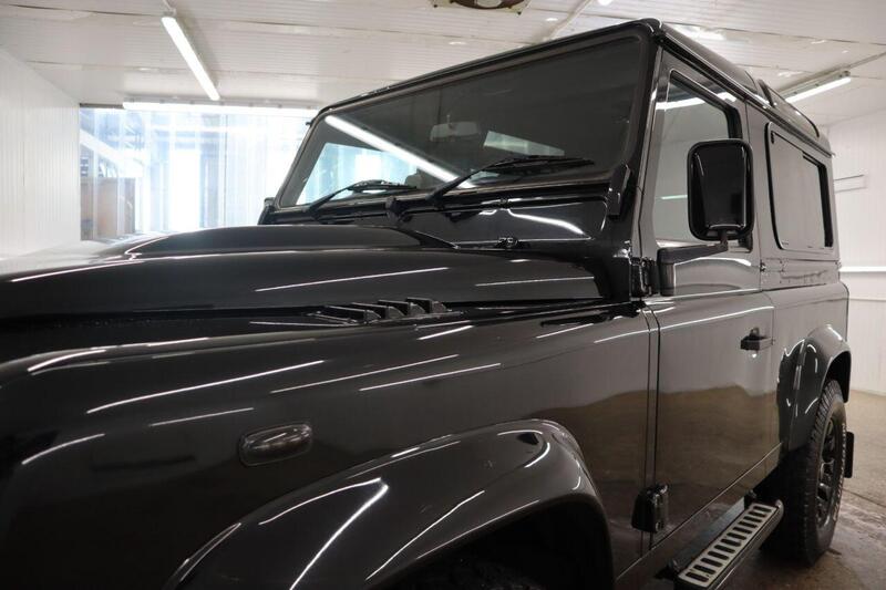 Land Rover Defender view 48