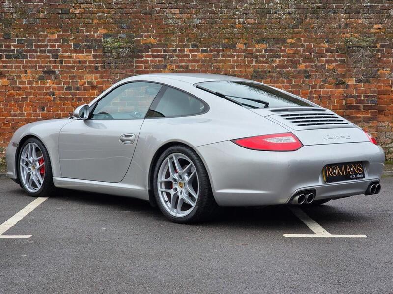 Porsche 911 view 3