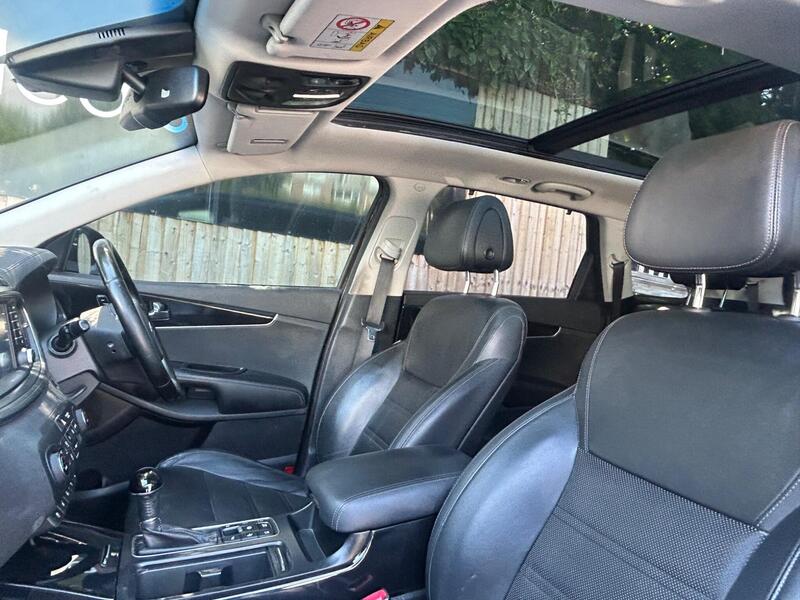 Kia Sorento view 4
