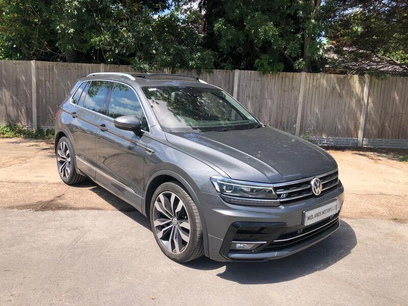 Volkswagen Tiguan view 4