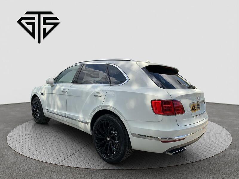 Bentley Bentayga view 5