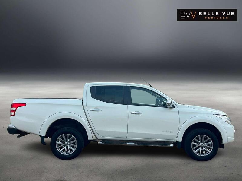 Mitsubishi L200 view 2