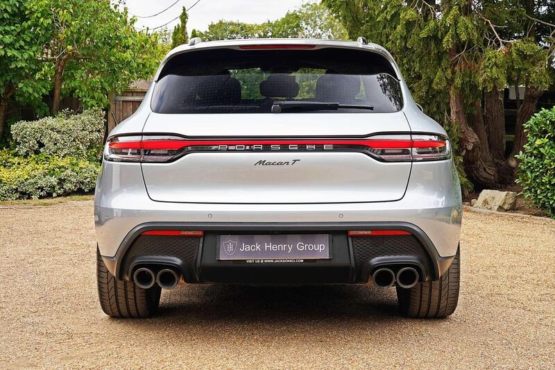 Porsche Macan view 5