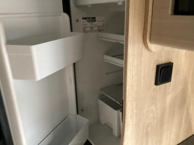 Elddis Autoquest CV40 — image 31