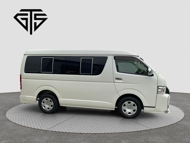 Toyota Hiace view 2