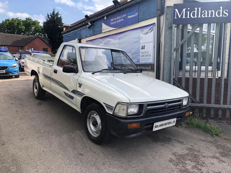 Toyota Hilux main image