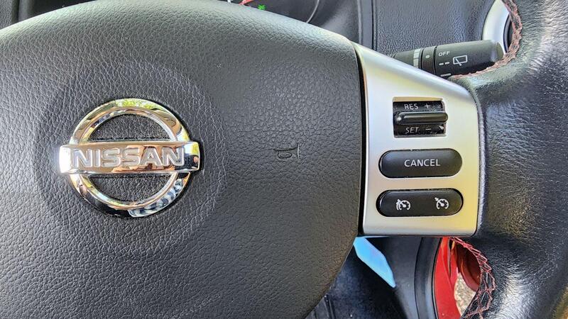 2010 Nissan Note — photo 32