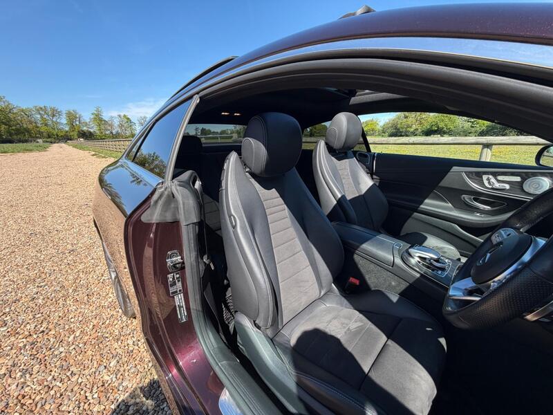 Mercedes-Benz E-Class view 4