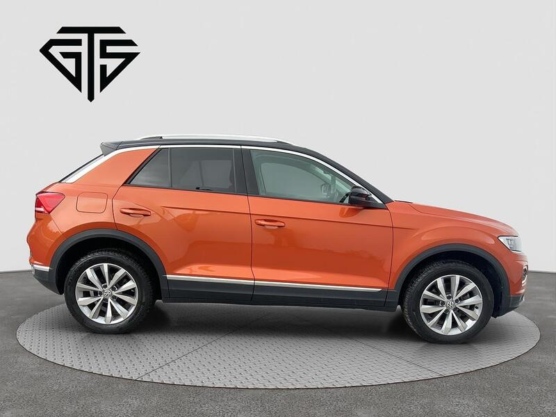 Volkswagen T-Roc view 2
