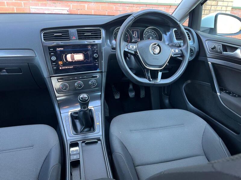 Volkswagen Golf view 19