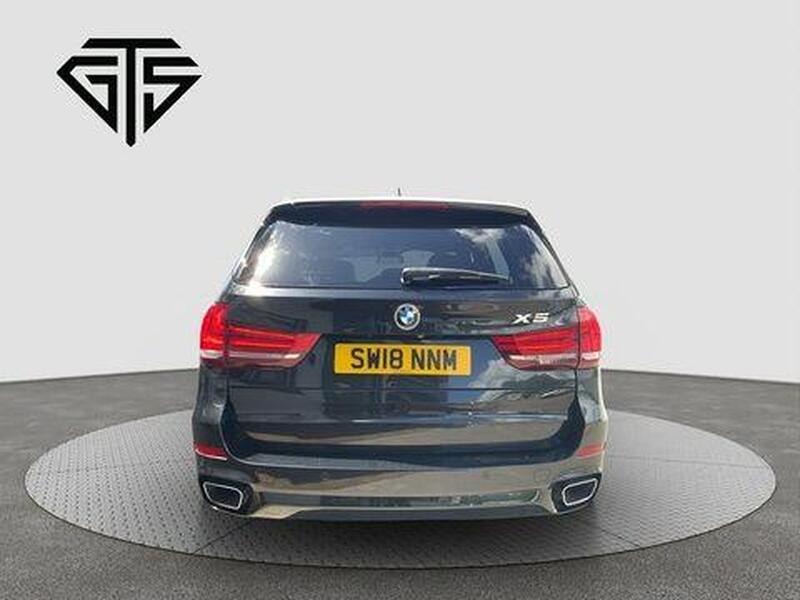 BMW X5 view 4