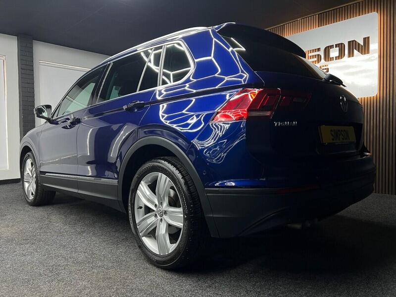 Volkswagen Tiguan view 5