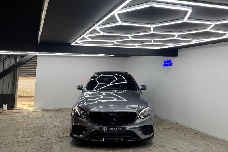 Mercedes-Benz E-Class view 4