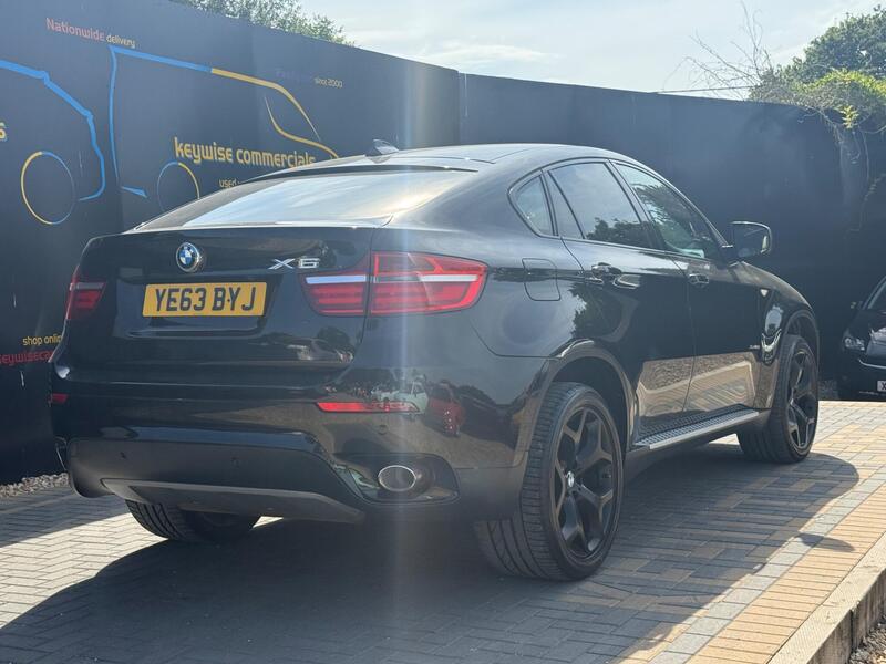 BMW X6 view 5