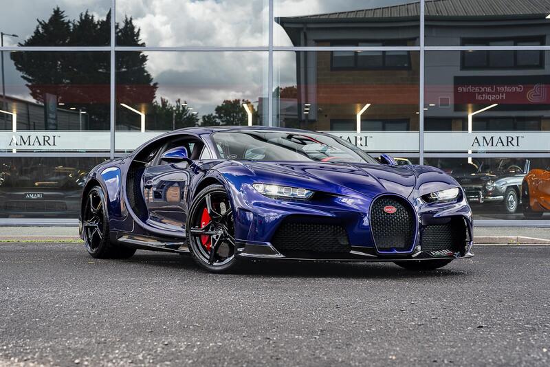 Bugatti Chiron view 3