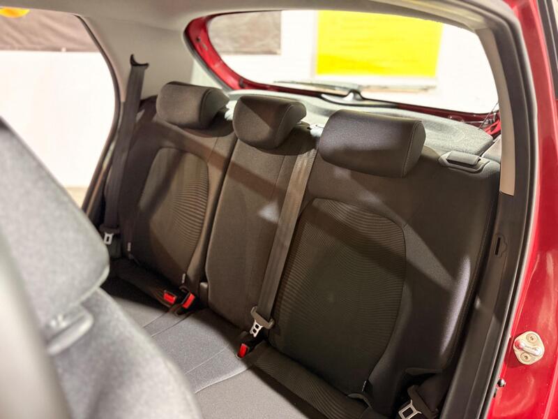 2017 Hyundai i10 — photo 13