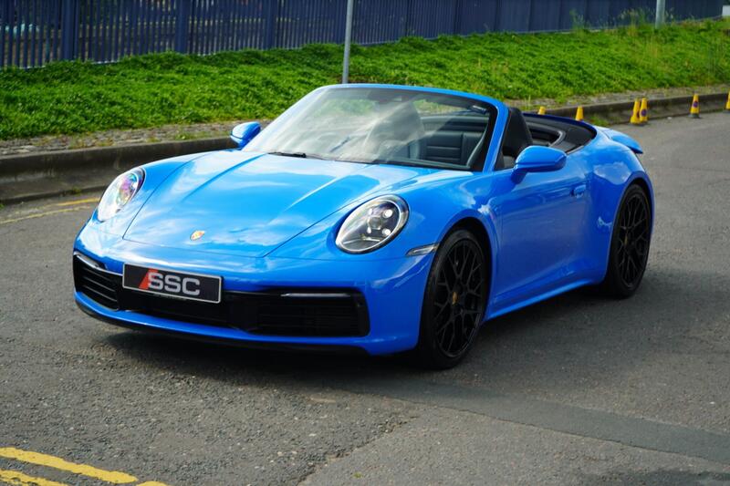 Porsche 911 view 6